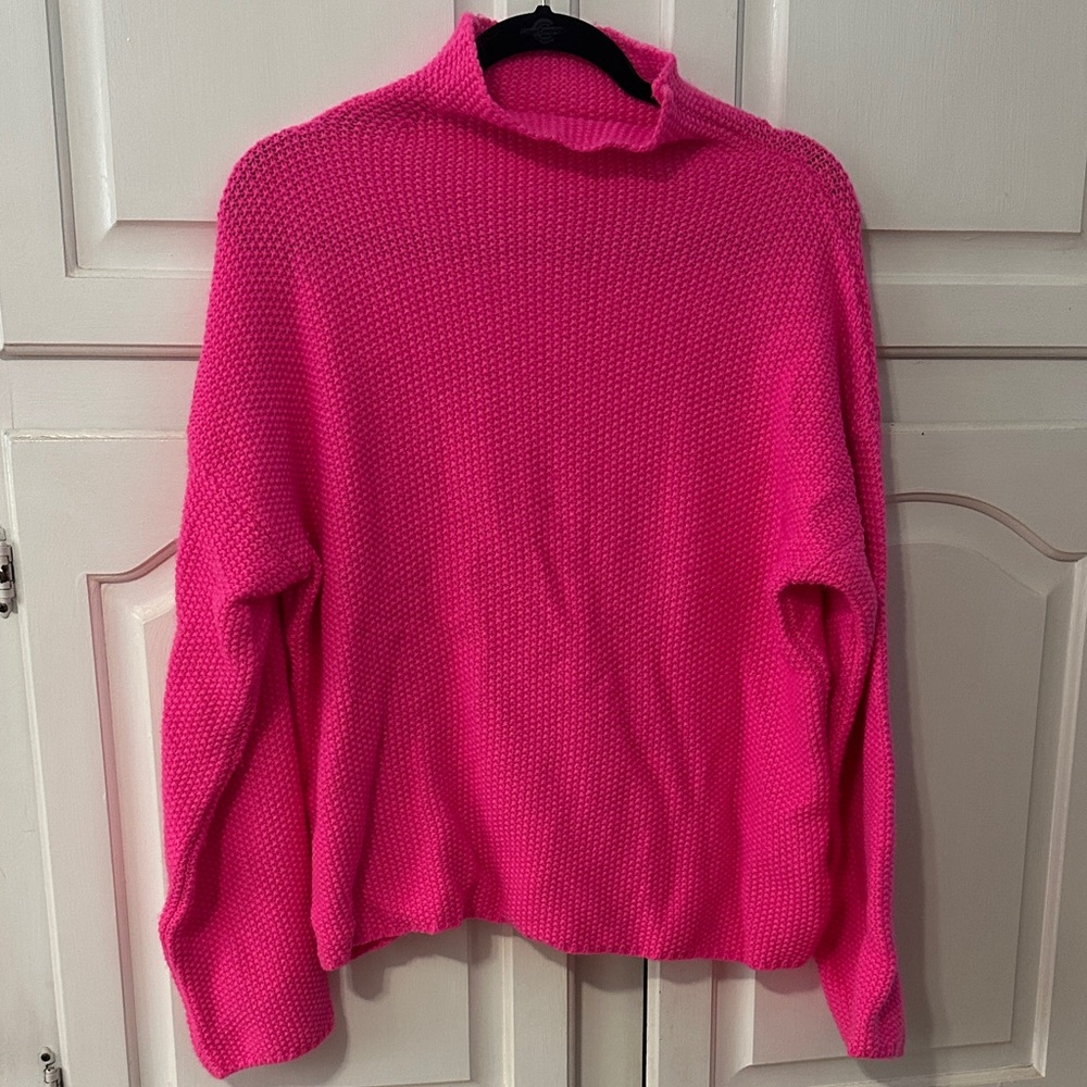 Vilagallo Vibrant Pink Turtleneck Sweater